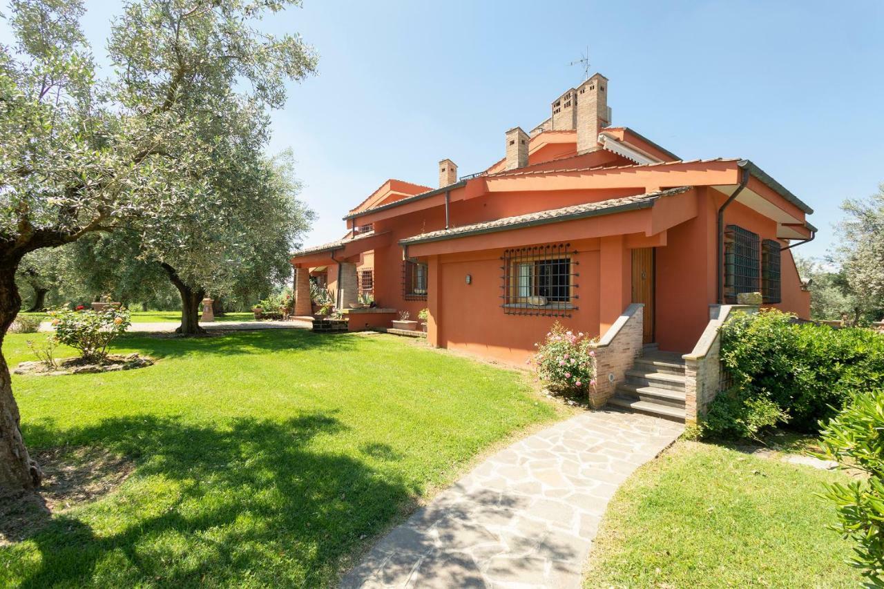 Villa In Via Della Marcigliana Casale Torre San Giovanni Eksteriør bilde