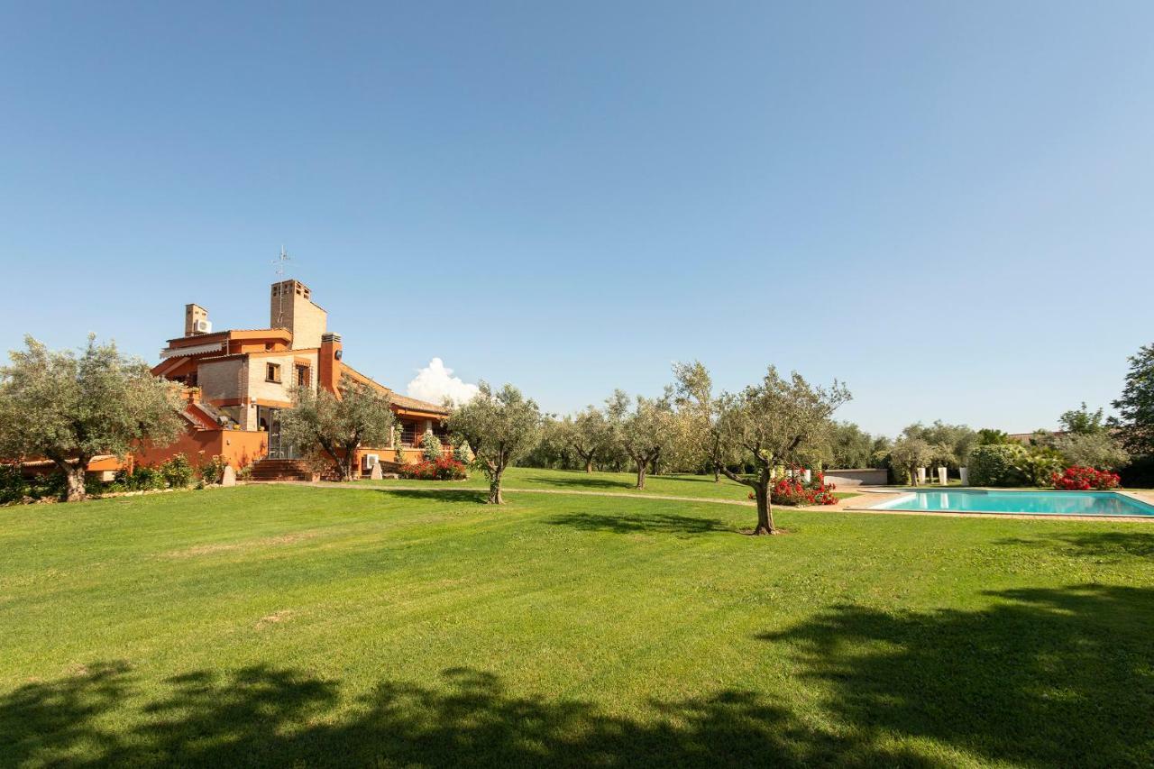 Villa In Via Della Marcigliana Casale Torre San Giovanni Eksteriør bilde